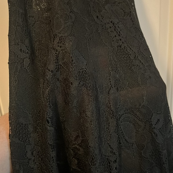 Torrid black lace sleeveless top - Picture 5 of 8